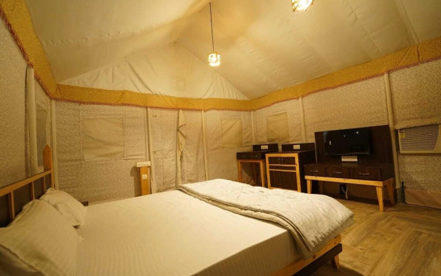Palace Beach Camp