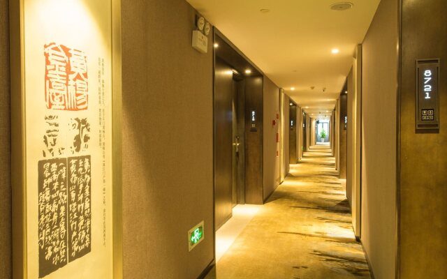 Experience Art Hotel