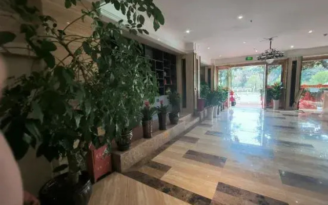 Longli Yurun Galaxy Hotel