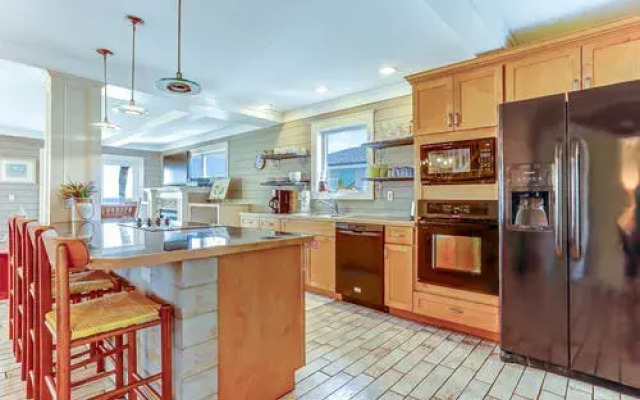 2282 South Fletcher