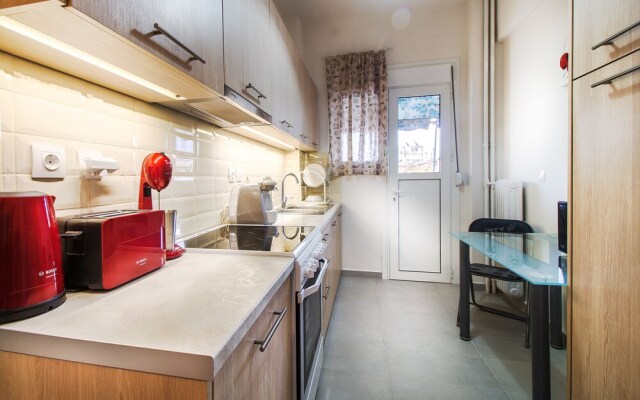 Gazi apartment with Acropolis views