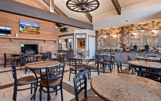 Best Western Plus Silver Saddle Inn