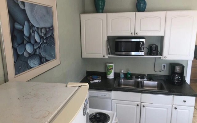 Misty Isles Redington Beachfront Suite 1