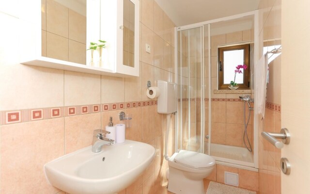 Amazing Home in Podstrana With Wifi and 3 Bedrooms