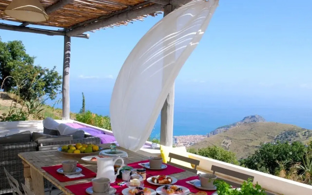 Villa Palomina 8 in Cefal