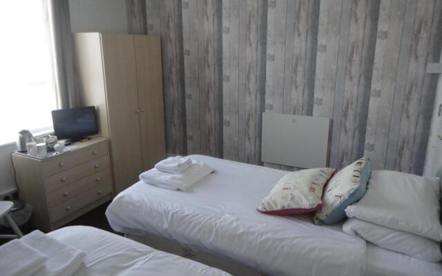 Waves In Bed and Breakfast