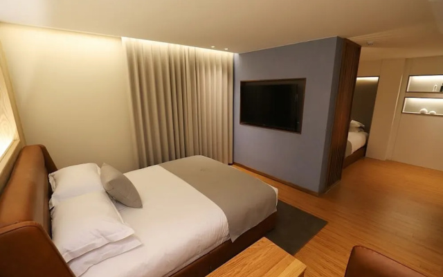 Dongdaegu Station Eastern Hotel