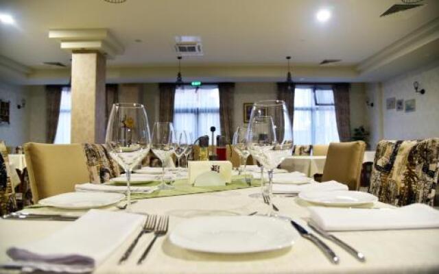 Hesteya Hotel