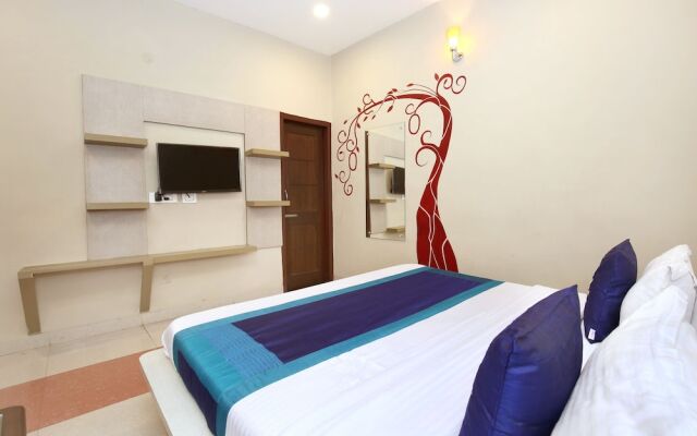 OYO 10070 Hotel Satkar Regency