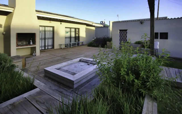 Sandy Feet Langebaan 8-sleeper