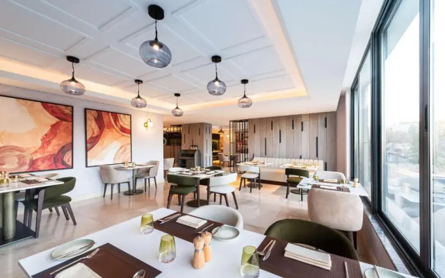 Doubletree By Hilton Amman Hotel & Residences