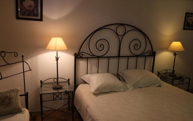 Les Portes Des Froises B&B