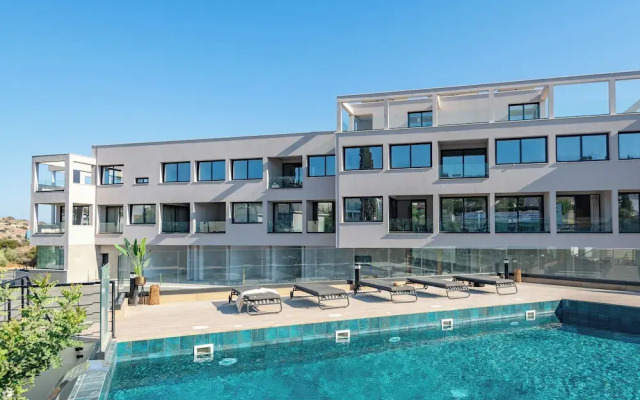 Sanders River Plaza - Neat 2 Bedroom Apt With Balcony
