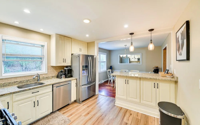 Saratoga Springs Home Near Skidmore College!