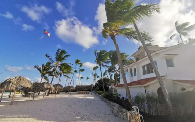 Los Corales Tropical Beach Resort & SPA
