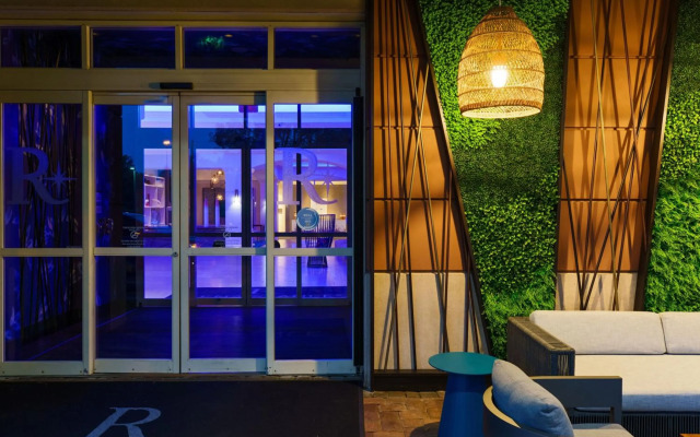 Renaissance Meadowlands Hotel