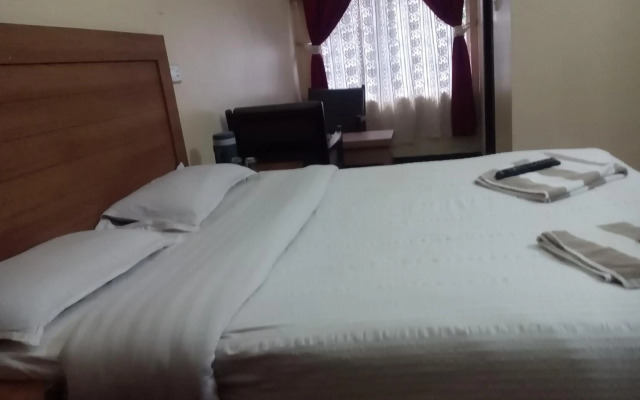 Hotel Preethi Palace