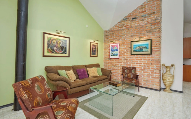 Beachfront Villa Adria