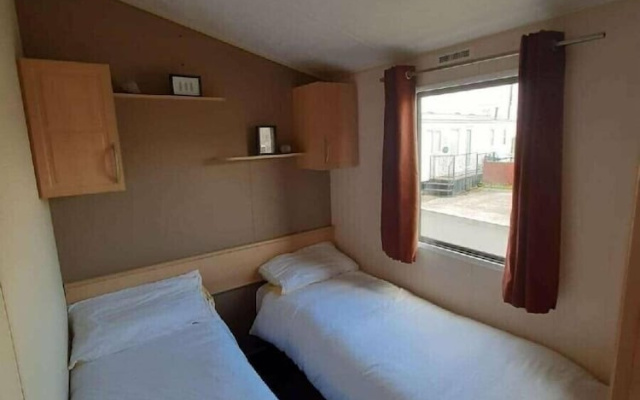Golden Gate Holiday Centre - Holiday Accommodation 10581