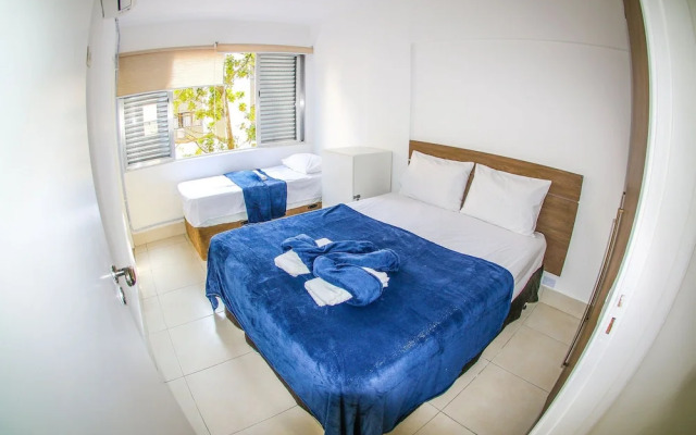 Pé na areia do Guarujá - Praia do Tombo (F)