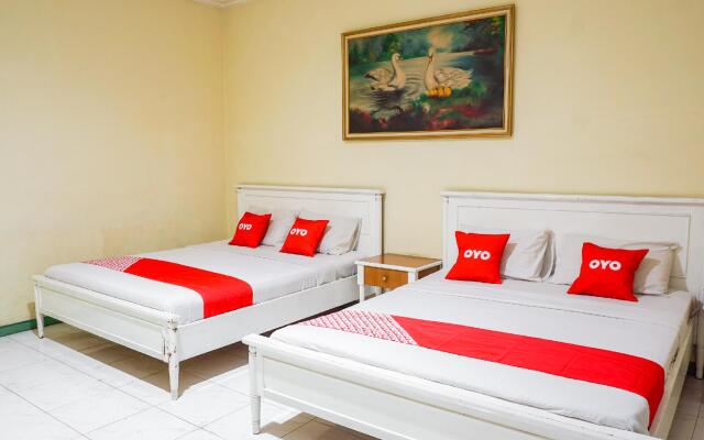 OYO 2085 Chrysanta Hotel