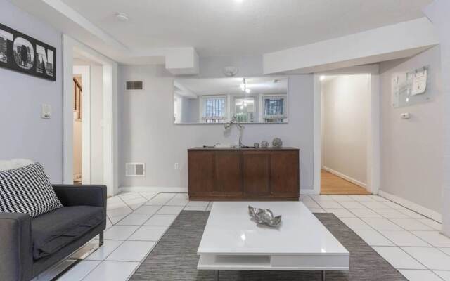 Huge 1 Bedroom in Heart of Back Bay