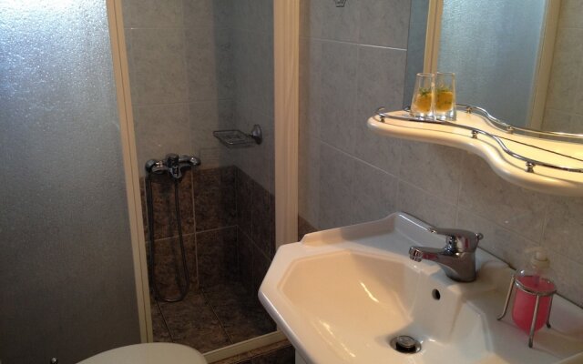 Dimitri's Guesthouse