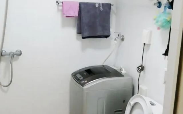 Pig Pig Sister's Apartment (Shenyang Construction University Shop)