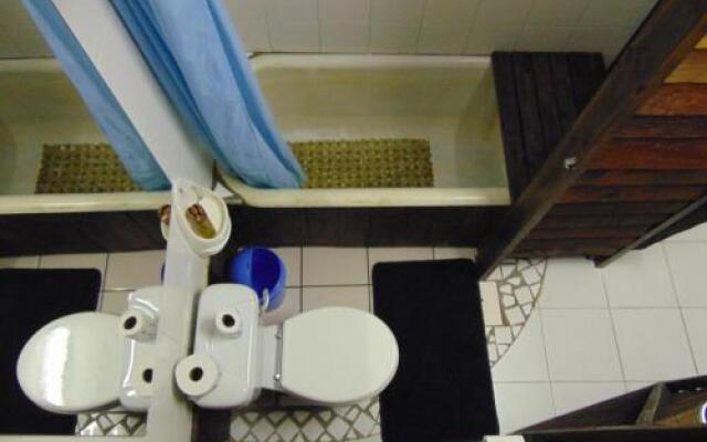 Airport Beach Backpackers