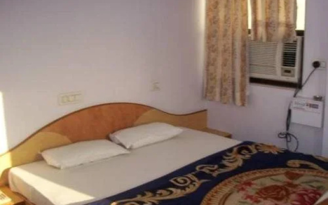 Shree Aditya Hotel