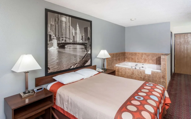 Super 8 by Wyndham Pekin/Peoria Area