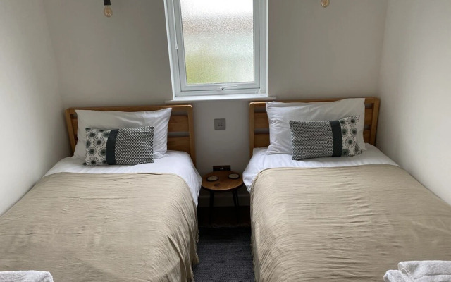 Stunning 2-bed Self Contained Oasis in Eastbourne
