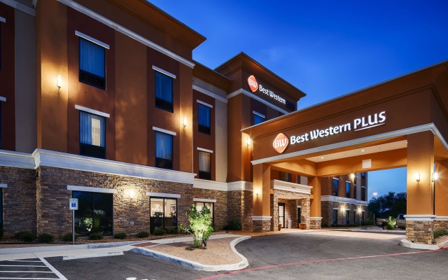 Best Western Plus Elmendorf Hotel