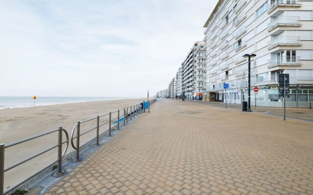 Modern Apartment in Westende/Middelkerke with Beach Nearby