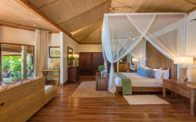 Denis Private Island