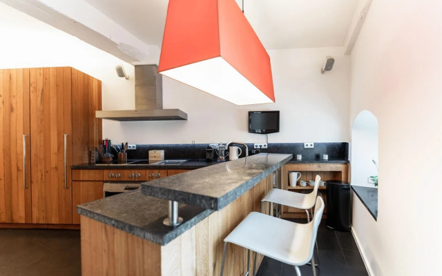 2BR Open Space Apt - City Center Gem
