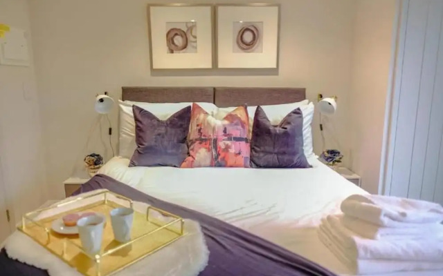 Catharine House by condokeeper