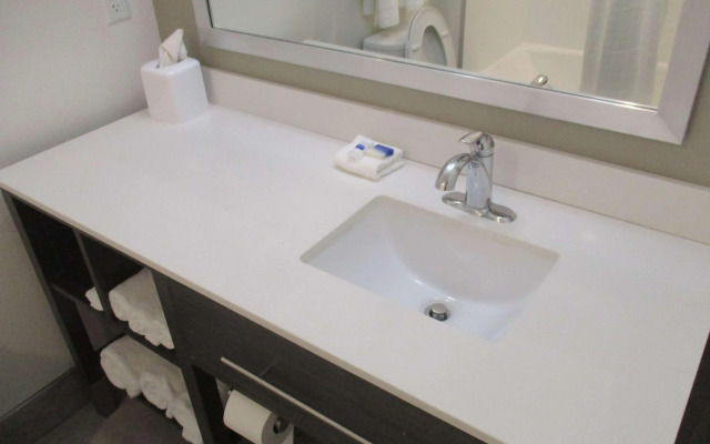 Best Western Plus Roland Inn & Suites