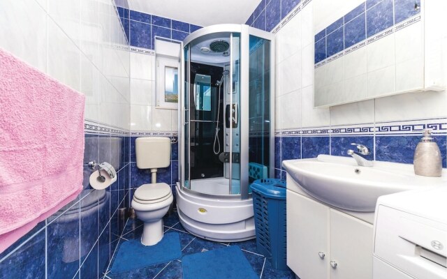 Nice Home in Kastel Kambelovac With Wifi and 4 Bedrooms