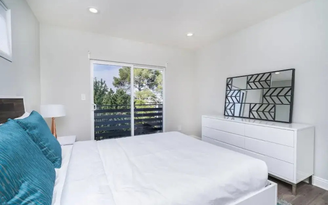 Brand NEW Luxury 3bdr Townhome In Silver Lake