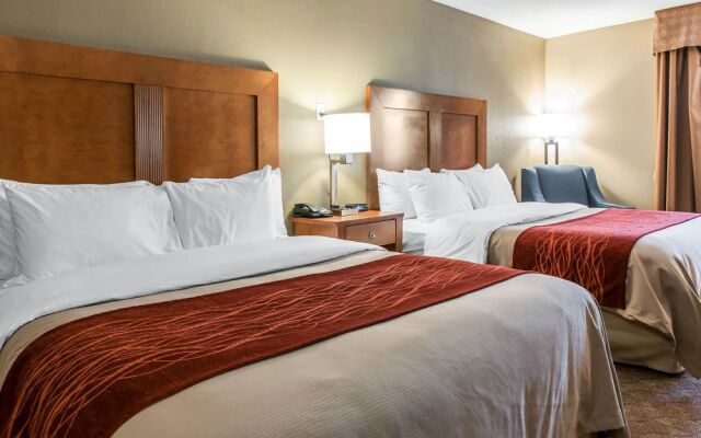 Holiday Inn Express And Suites Napoleon