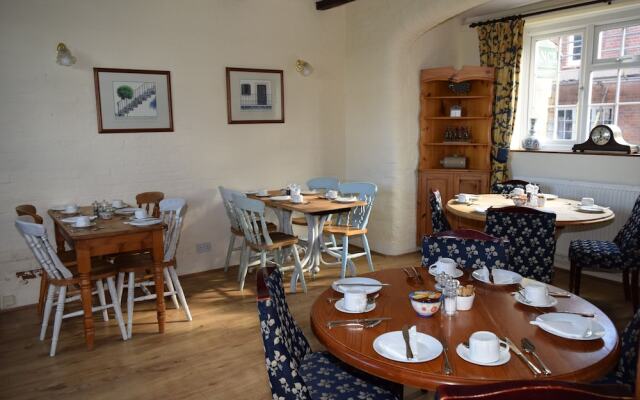 Haseley Coach House Motel