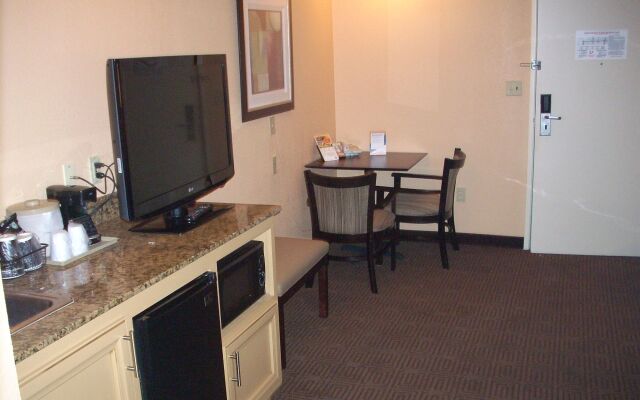 Best Western Plus Vermilion River Inn & Suites