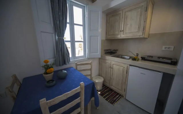 Ianthe Apartments & Villa