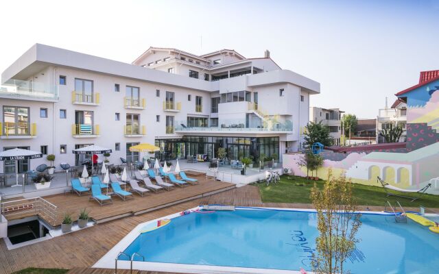 Nayino Resort Mamaia Nord