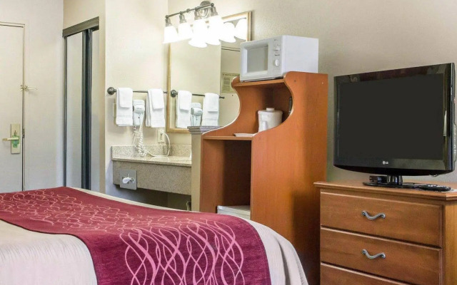 Studio 6 Claremore, OK