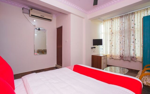 OYO 16123 Chandana Deluxe