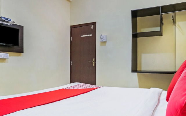 OYO 24932 Hotel Royal Stay