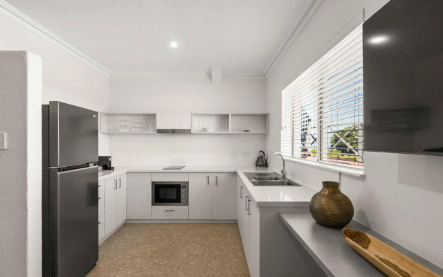 Moonlight Bay Suites