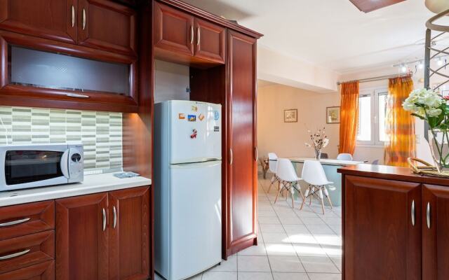 Enchanting Villa in Chalcis with Terrace